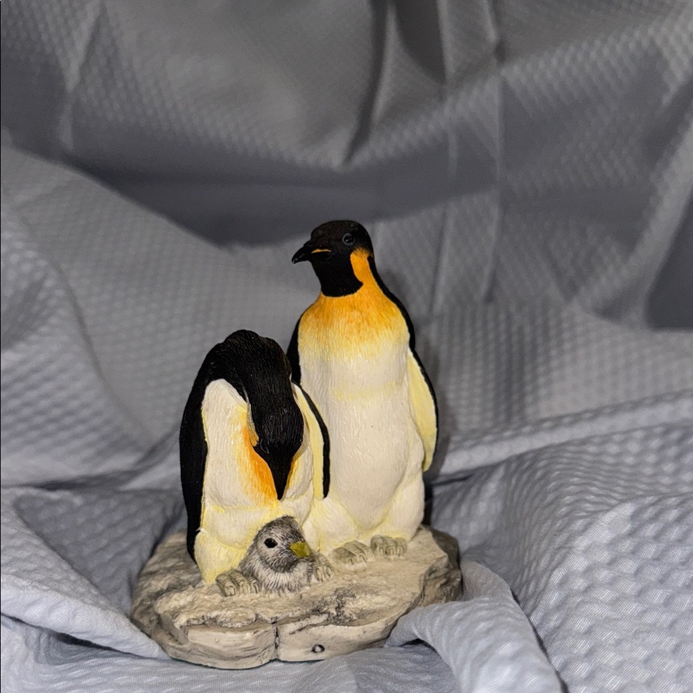 Penguin Family Figurine